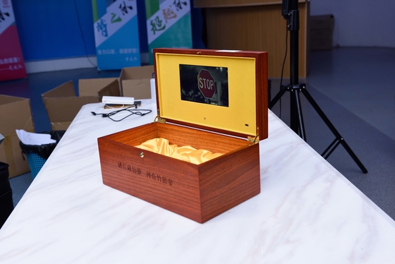 OEM del contenitore di legno di regalo dello schermo LCD di HD video per l'introduzione sul mercato promozionale